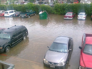 Illustration for article titled Turn Around Don't Drown: Houston Street Flooding Mega-Gallery